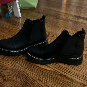 Madden Girl size 6 black boots